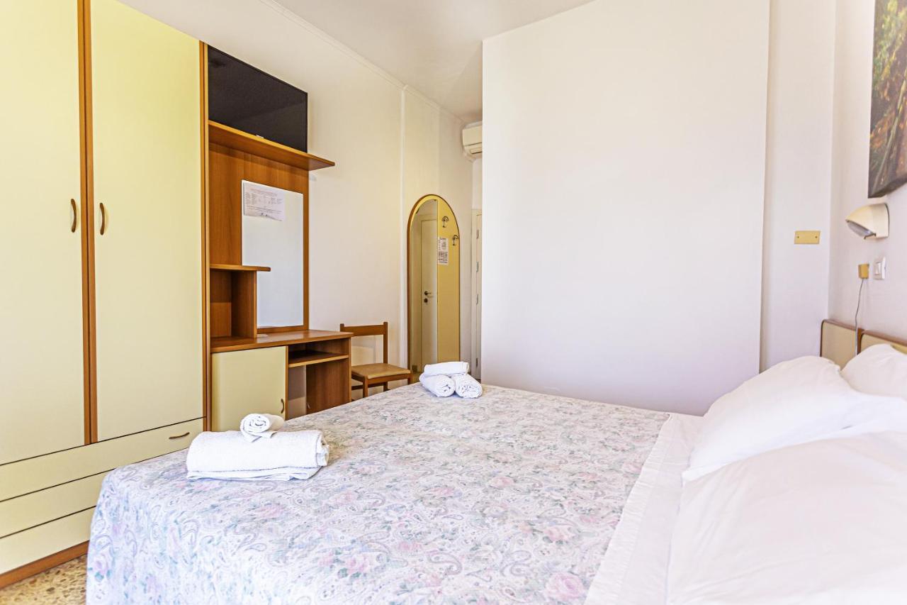 Hotel Continental Bellaria-Igea Marina Exteriér fotografie
