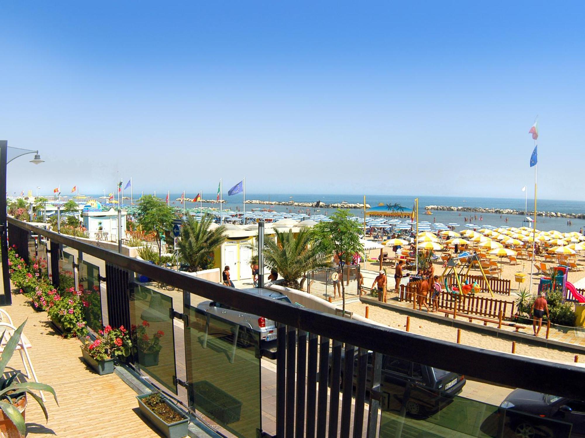 Hotel Continental Bellaria-Igea Marina Exteriér fotografie