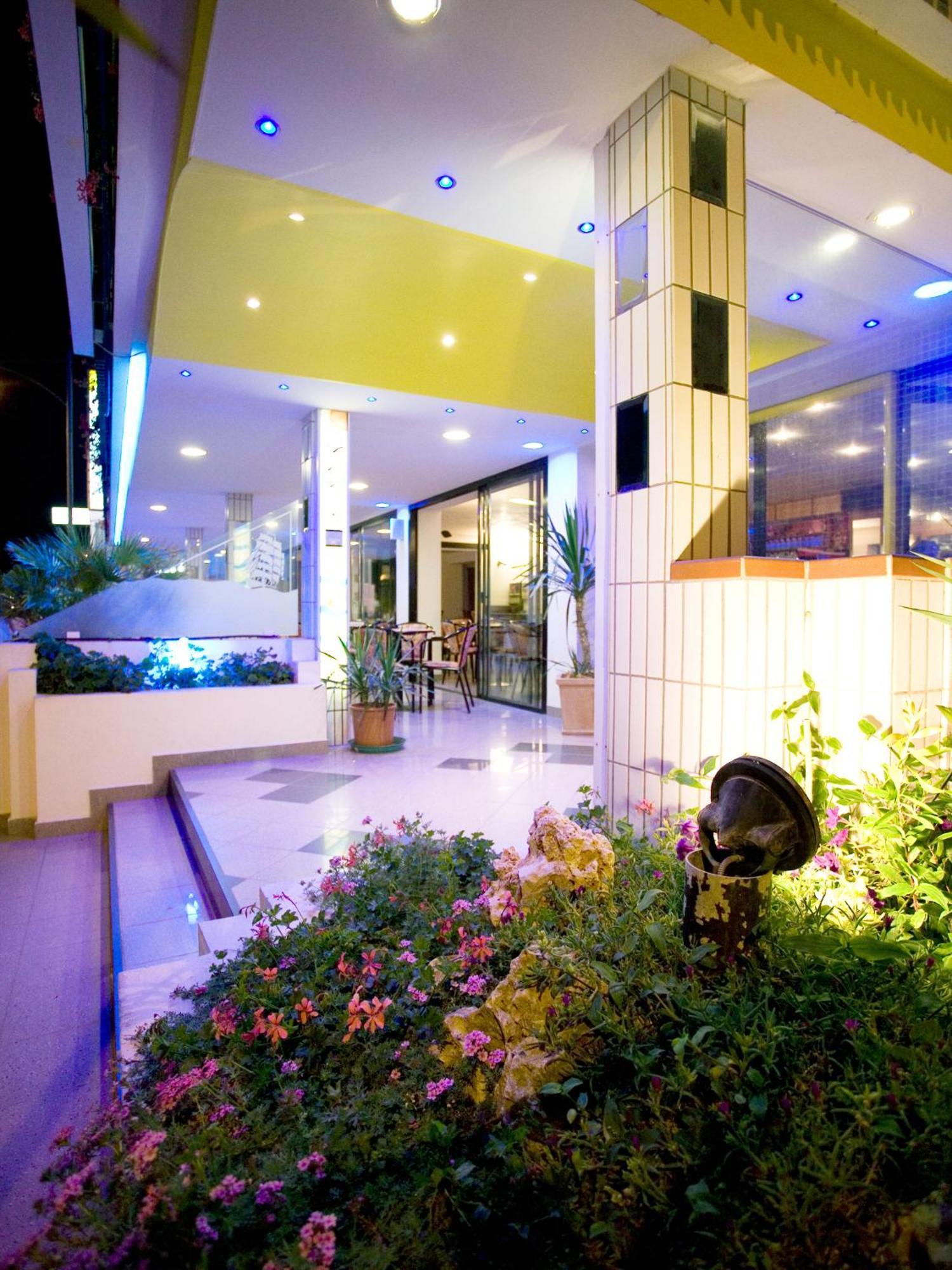 Hotel Continental Bellaria-Igea Marina Exteriér fotografie